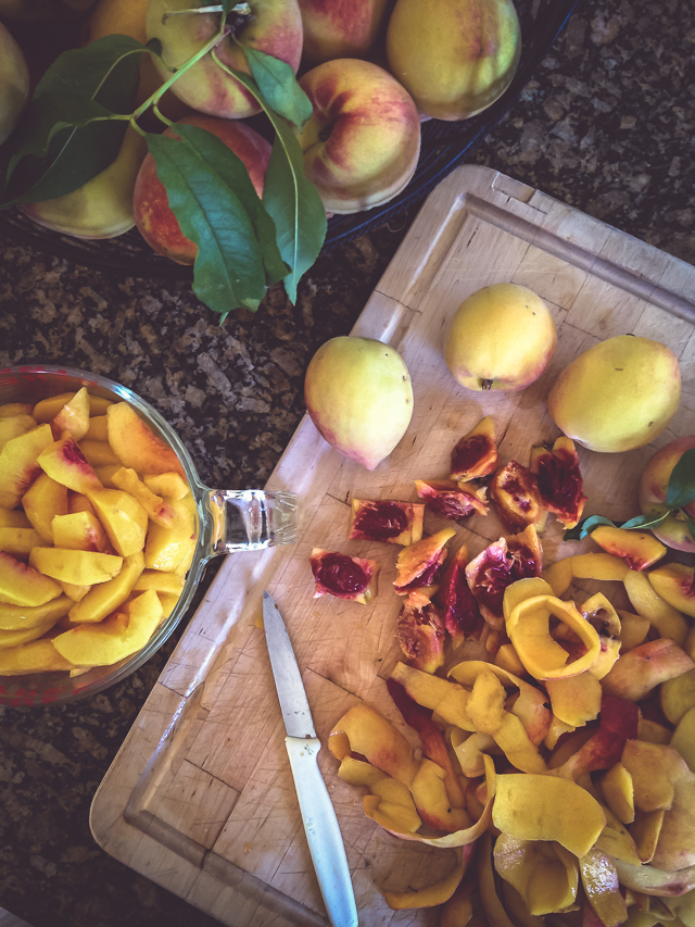 homemade peach cobbler